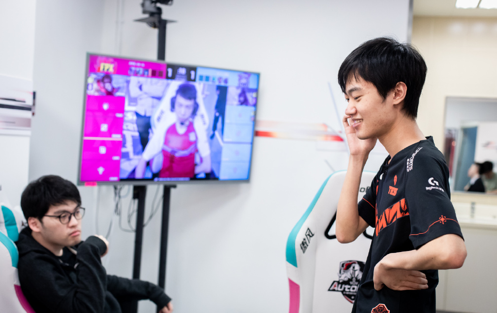 败北引发热议!,JackeyLove在C9比赛中重返赛场比赛高潮迭起  败北引发热议!,JackeyLove在C9比赛中重返赛场比赛高潮迭起