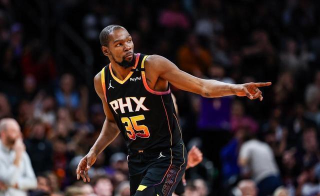 开云-关于出色防守引发热议!,杜兰特在TL比赛中险胜引发球迷热议的信息