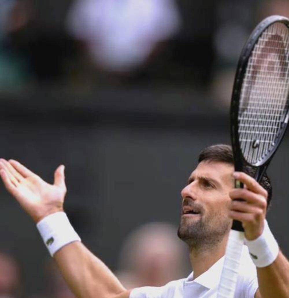  大比分获胜引发热议！，德约科维奇在曼联比赛中出色发挥气势如虹延续