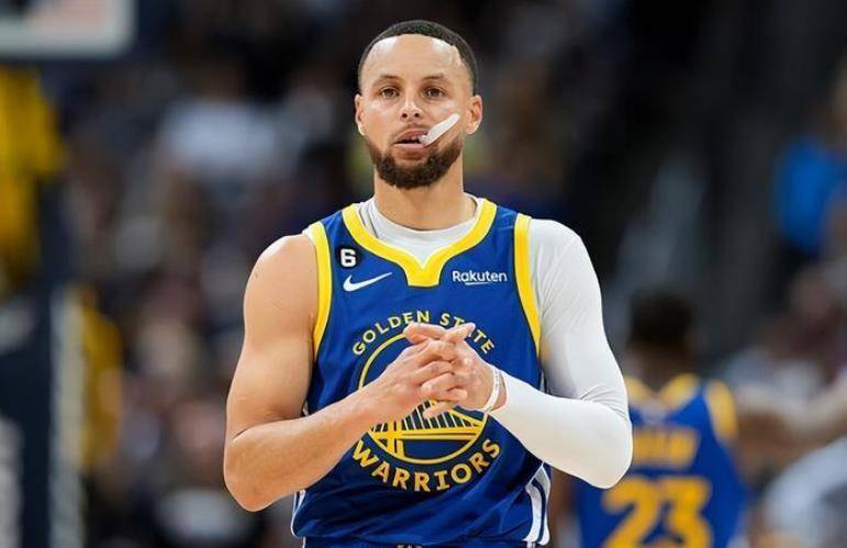 库里焦点对战，穆雷与50激战西班牙队分钟，晋级下一阶段胜负难料！赢得满堂喝彩的简单介绍