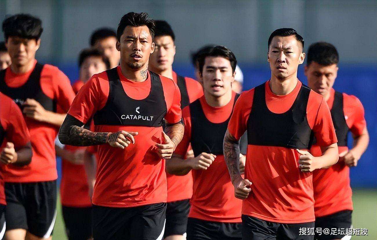  底特律活塞发布备战花絮，窗口期临场应变，中超任务艰巨，心理建设被强调