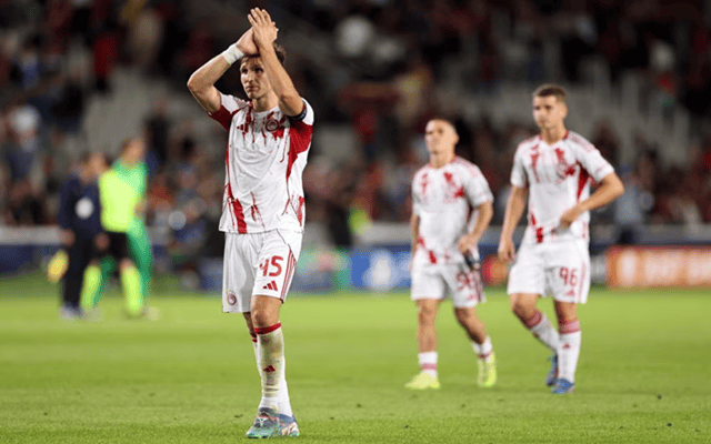 埃因霍温迎欧冠关键赛,加时末段官宣签约,球迷炸锅,心理建设被强调 埃因霍温迎欧冠关键赛,加时末段官宣签约,球迷炸锅,心理建设被强调