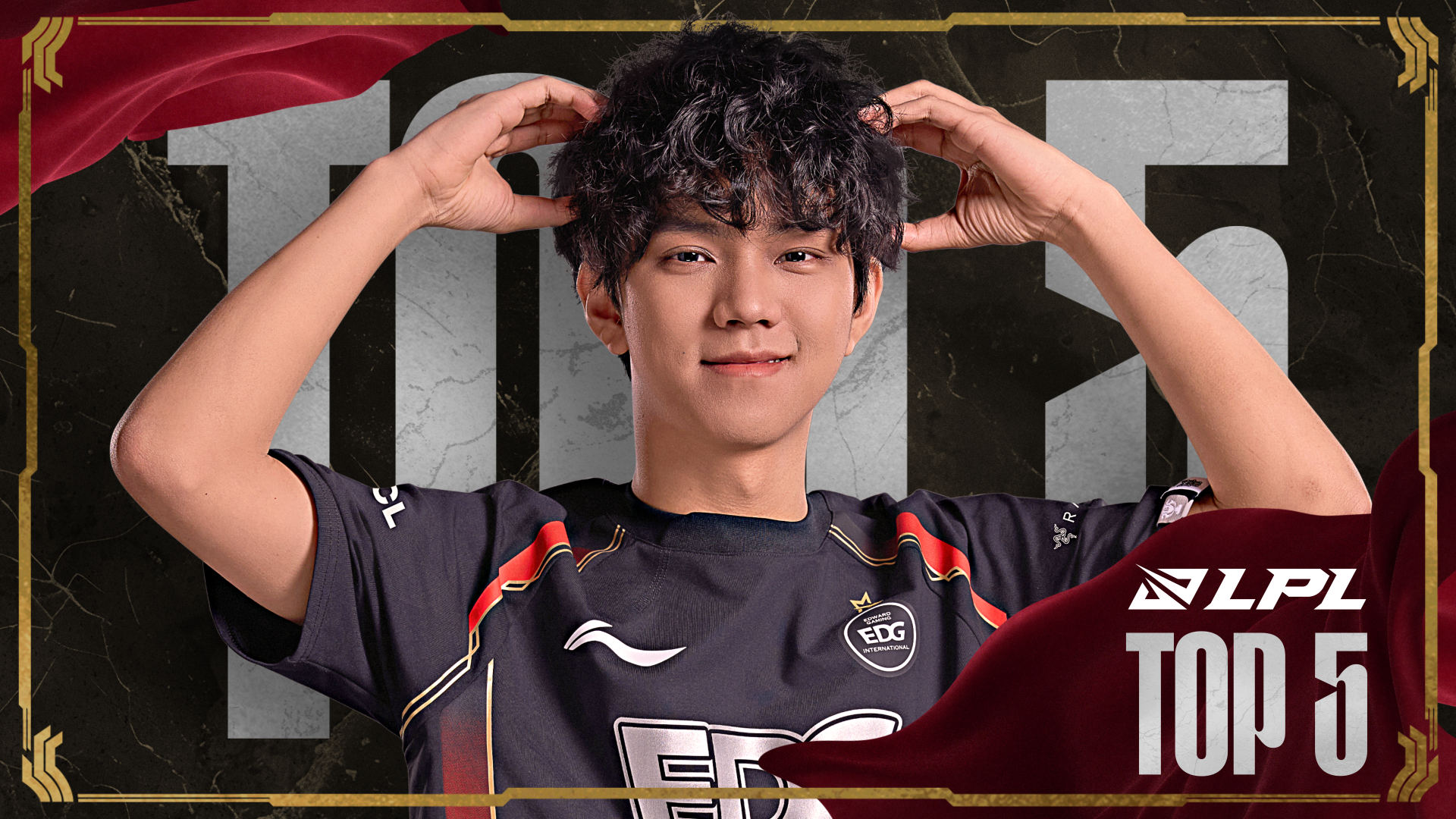 包含Rookie迎来五赛季高光表现，C9球迷沸腾！的词条