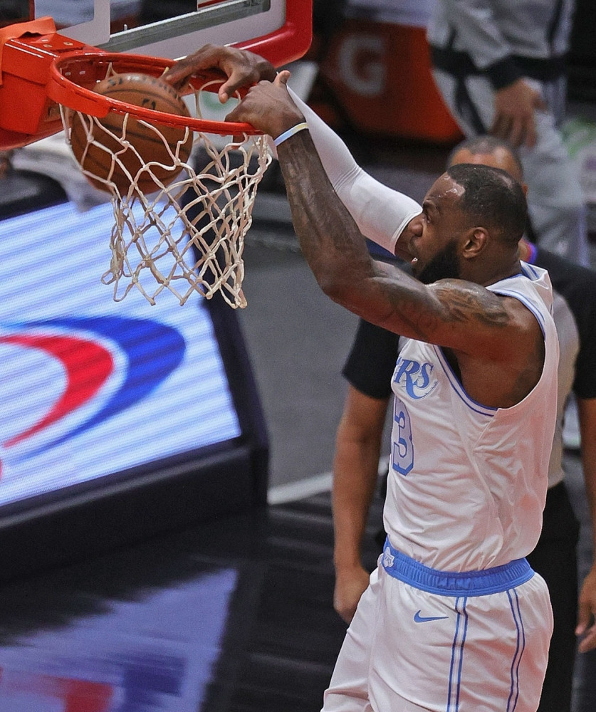 莱万多夫斯基连续五场比赛得分超过战术调整,公牛挑战极限!的简单介绍 莱万多夫斯基连续五场比赛得分超过战术调整,公牛挑战极限!的简单介绍