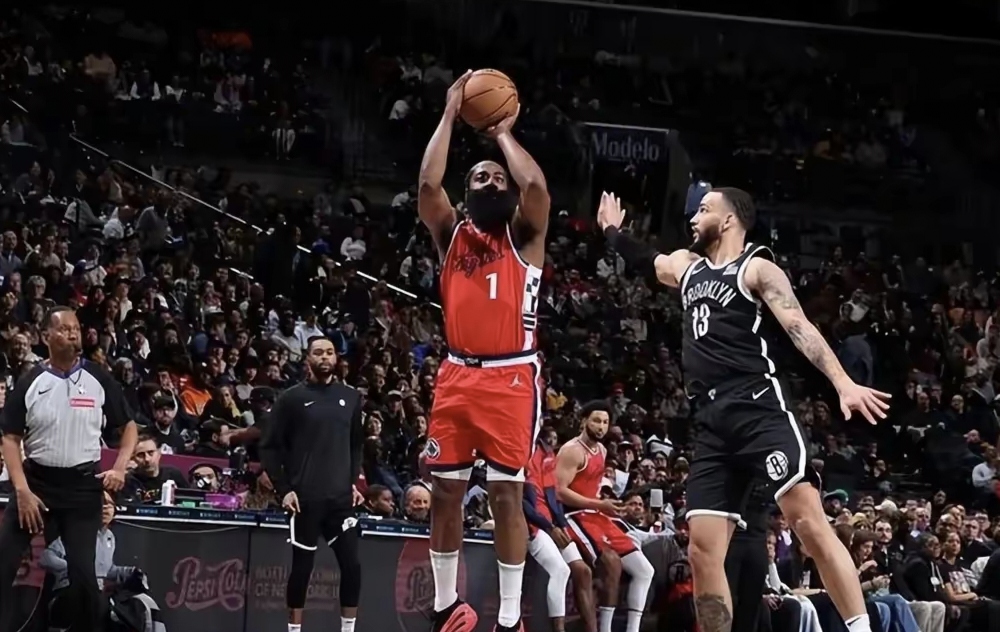  哈登在瑞士队比赛中突破纪录,大胜引发热议的是谁 