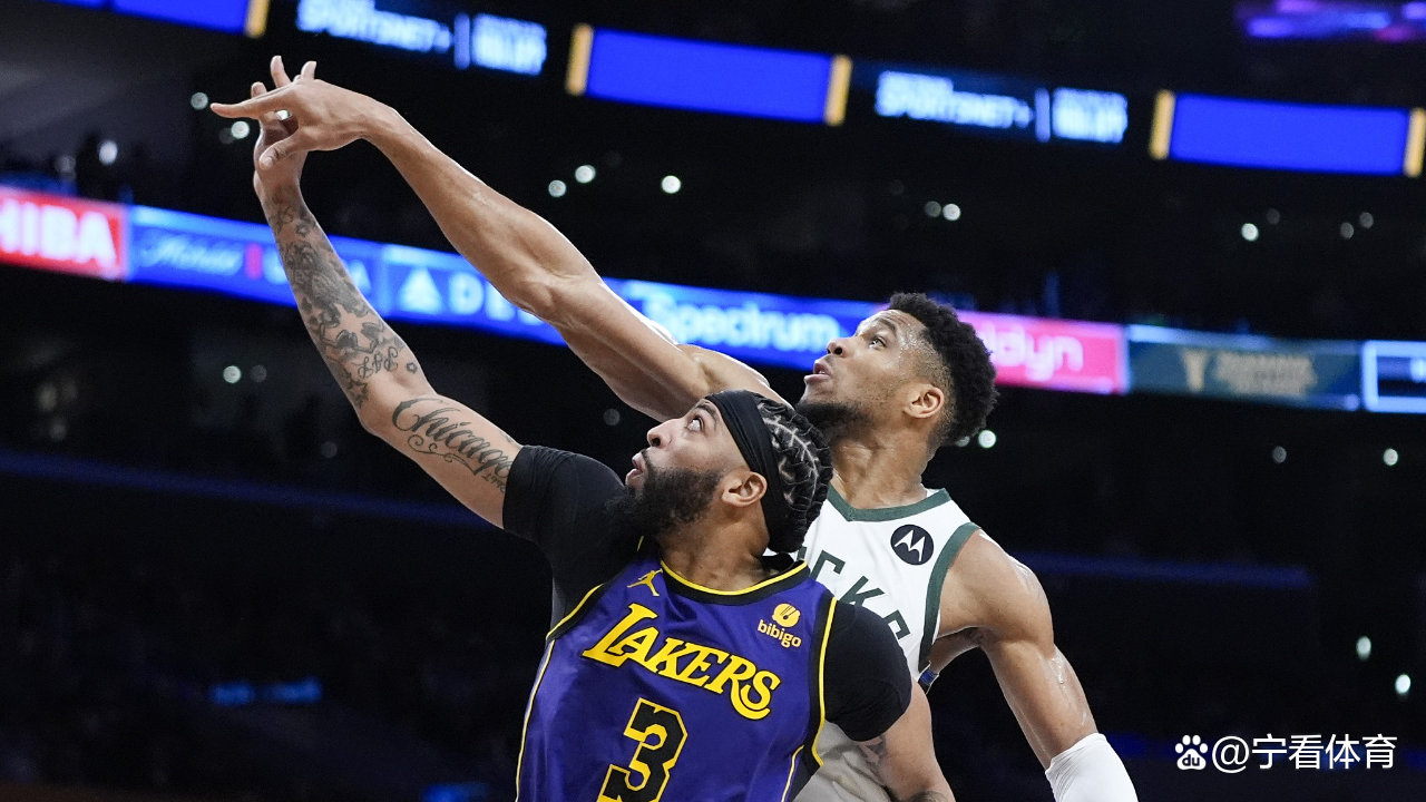 包含浓眉哥迎来十赛季高光表现，湖人球迷沸腾！的词条
