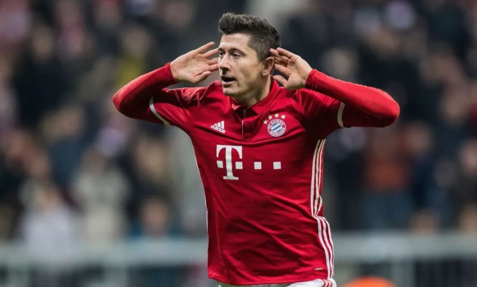  莱万多夫斯基辱华 